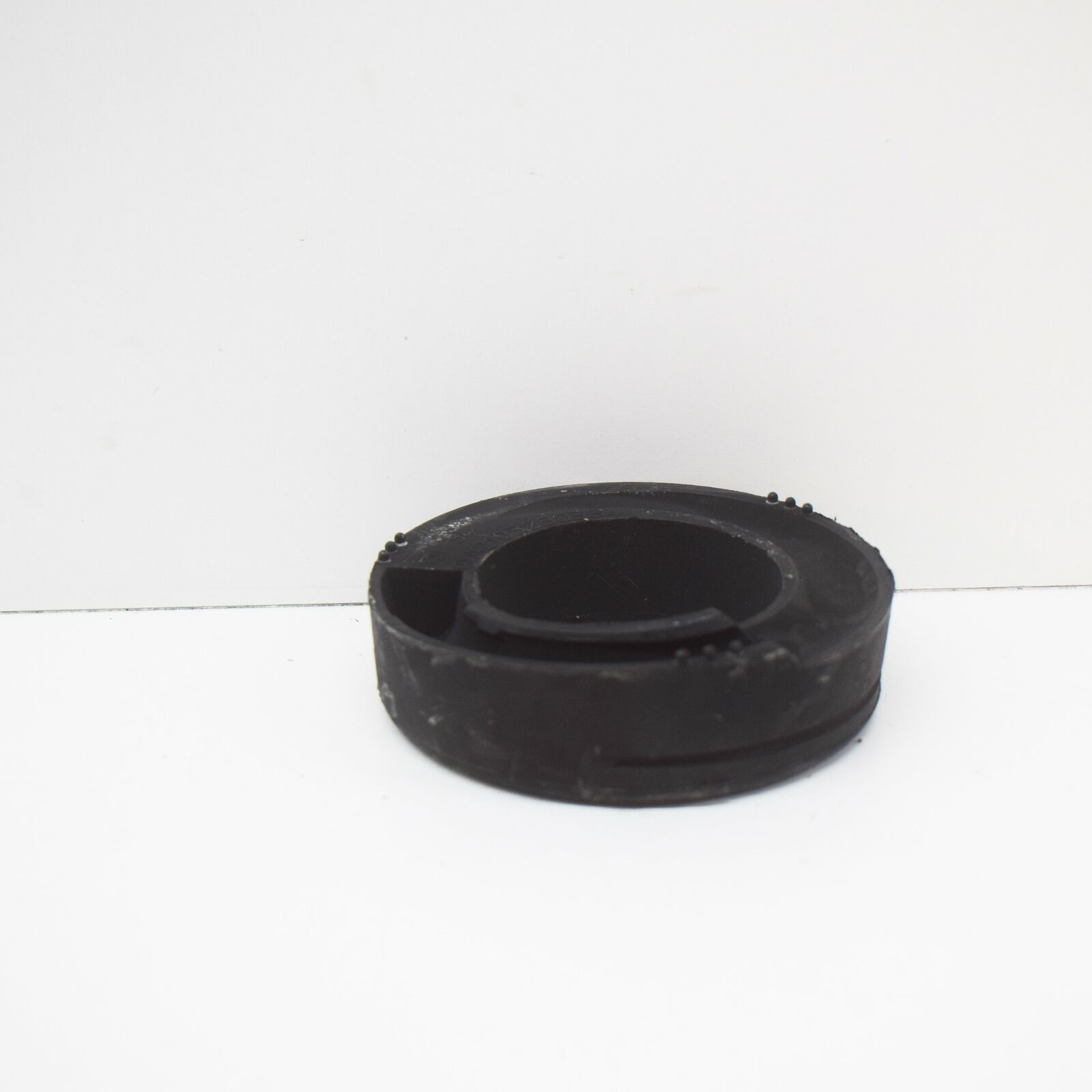 NEW MERCEDES-BENZ C-CLASS W204 COIL SPRING UPPER SHIM A2103250384 2010 11108570 2 NEW MERCEDES-BENZ C-CLASS W204 COIL SPRING UPPER SHIM A2103250384 2010 11108570 - Image 2