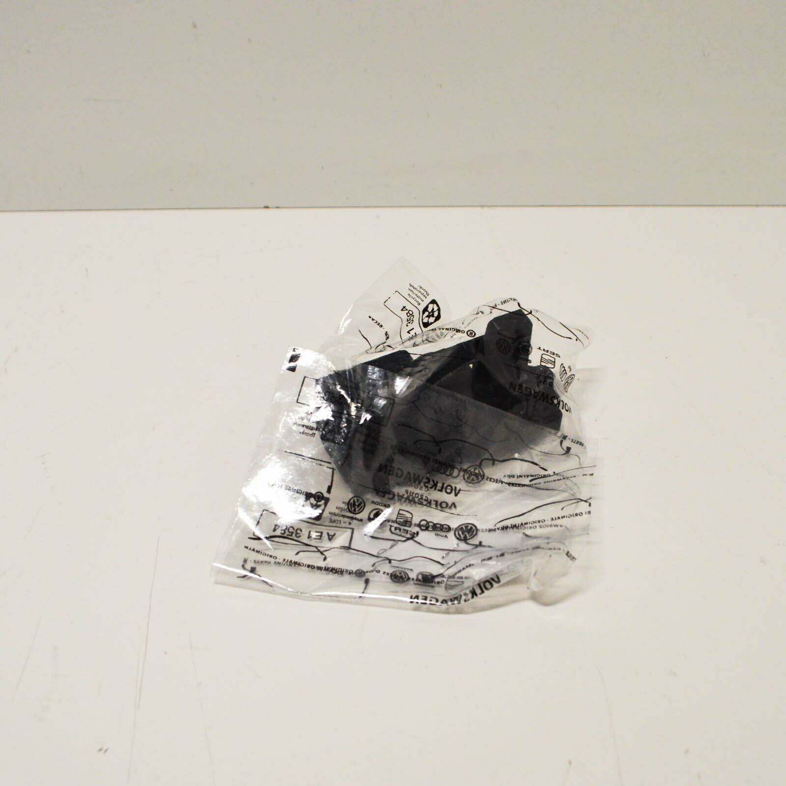 NEW AUDI A4 B9 BONNET HOOD RELEASE HANDLE BRACKET LHD 8W1823633C 2017 5140125 2 NEW AUDI A4 B9 BONNET HOOD RELEASE HANDLE BRACKET LHD 8W1823633C 2017 5140125 - Image 2