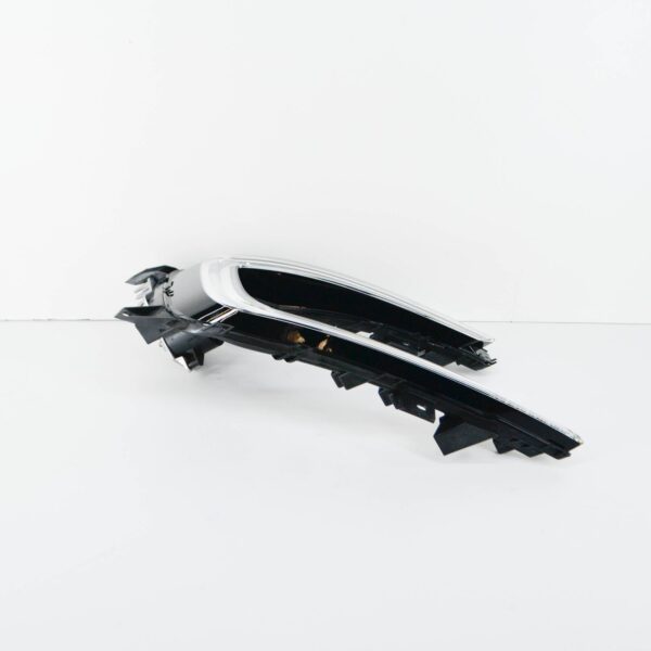 NEW VW GOLF MK7 FRONT LOWER RIGHT LED DAY LIGHT ASSEMBLY 5GE941056B ORIGINAL - Image 2
