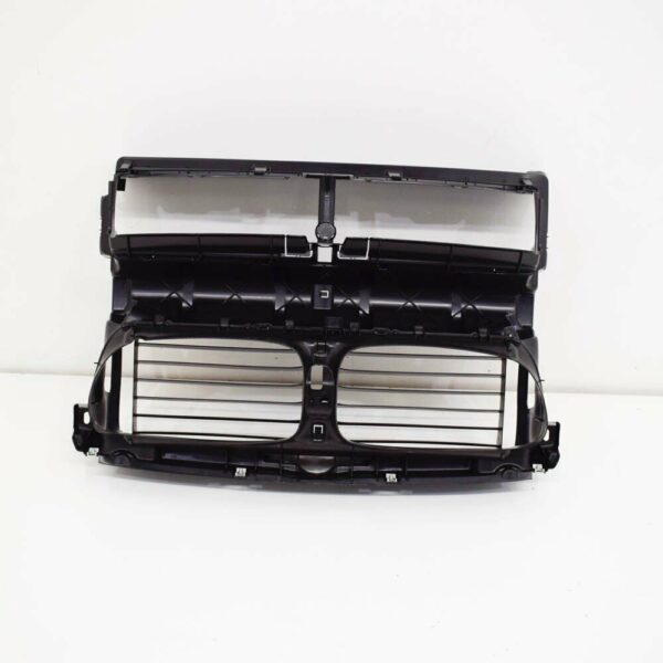 NEW BMW 5 F10 F11 RADIATOR AIR DUCT 7200781 51747200781 - Image 2