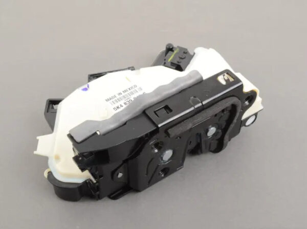 NEW VOLKSWAGEN GOLF 5G MK7 REAR LEFT DOOR LOCK 5K4839015AG ORIGINAL - Image 2