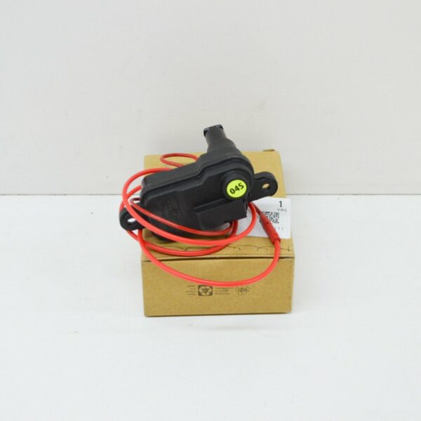 NEW AUDI Q3 8U FUEL FLAP LOCK MOTOR ACTUATOR 8S0862153A 2015 - Image 2