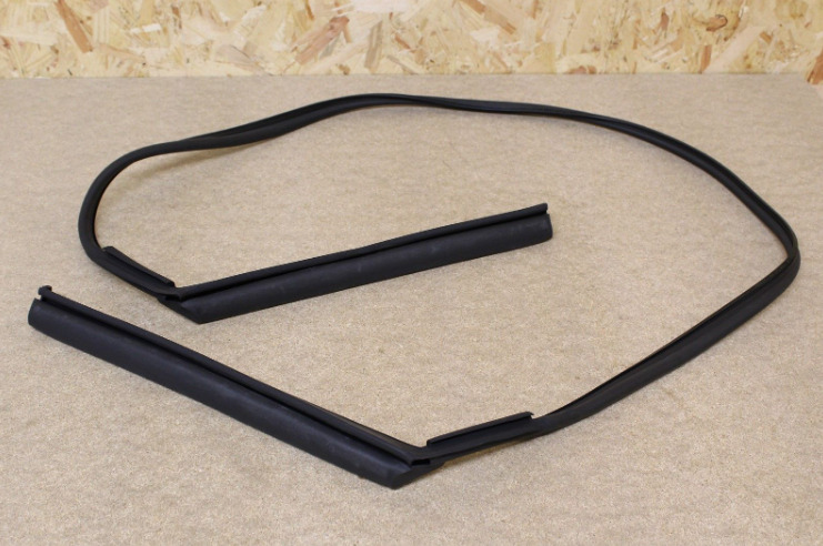 NEW MERCEDES-BENZ E CABRIO A207 REAR ROOF SEALING A2097700098 ORIGINAL 2 NEW MERCEDES-BENZ E CABRIO A207 REAR ROOF SEALING A2097700098 ORIGINAL - Image 2