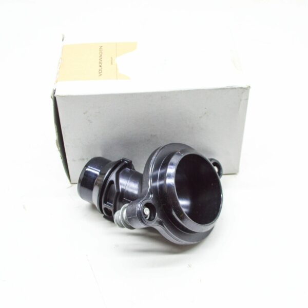 NEW VOLKSWAGEN BEETLE A5 THERMOSTAT HOUSING COVER 06K121121E - Image 2