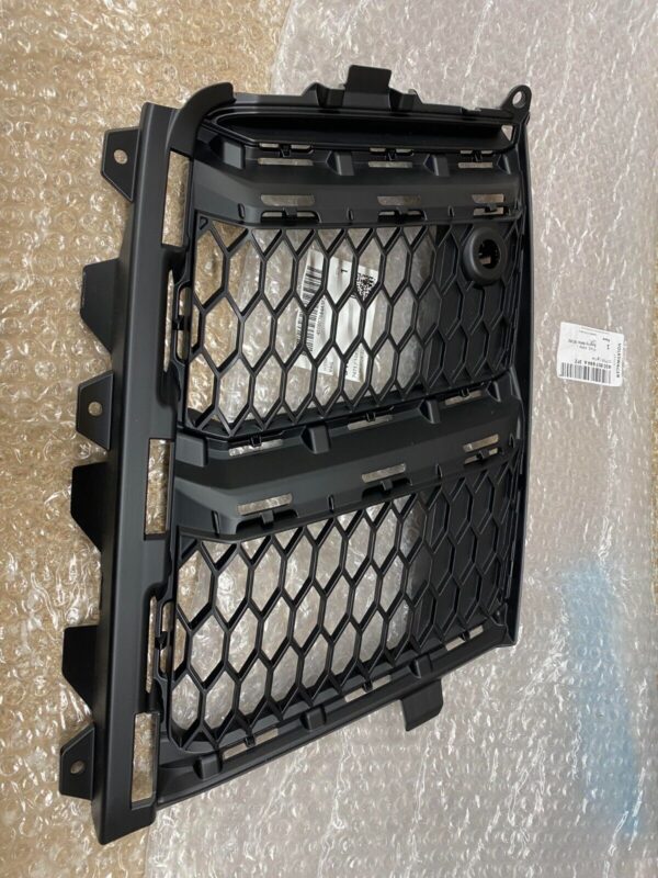 NEW AUDI R8 16-18 FRONT BUMPER O/S RIGHT AIR GUIDE GRILL 4S0807684A3FZ - Image 2