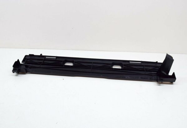 NEW BMW 5 F10 FRONT RADIATOR UPPER COVER 17117645650 - Image 2