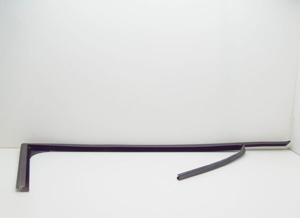 NEW AUDI A3 8P FRONT RIGHT WINDOW GLASS SEAL 8P4837440B ORIGINAL - Image 2
