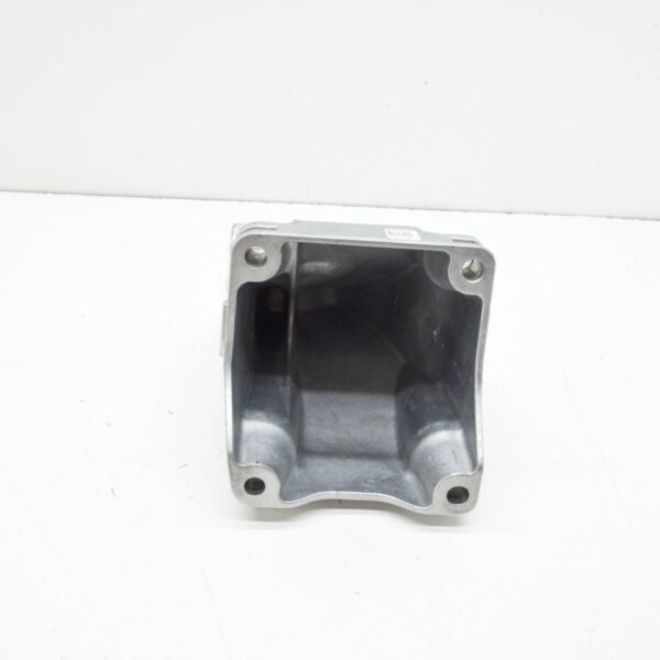 NEW MERCEDES-BENZ A W177 ENGINE BRACKET RIGHT SIDE A6542231000 - Image 2