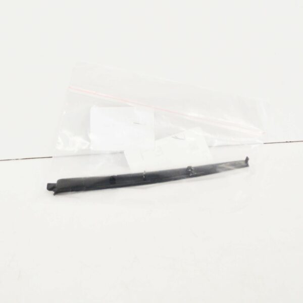 NEW AUDI A3 8V FRONT BUMPER RIGHT SIDE SMALL GRILLE 8V3807684 9B9 - Image 2