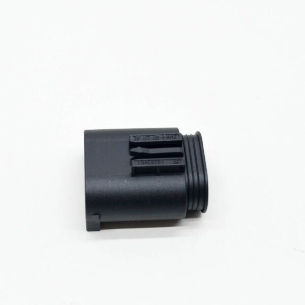 NEW BMW 1 F40 PLUG PIN TERMINAL CONNECTION 61138387220 ORIGINAL - Image 2