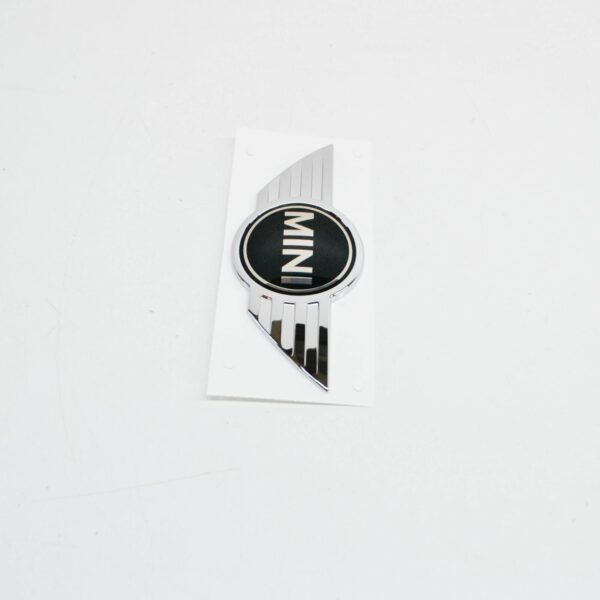 NEW MINI CLUBMAN F54 FRONT HOOD EMBLEM 51147351370 ORIGINAL - Image 2