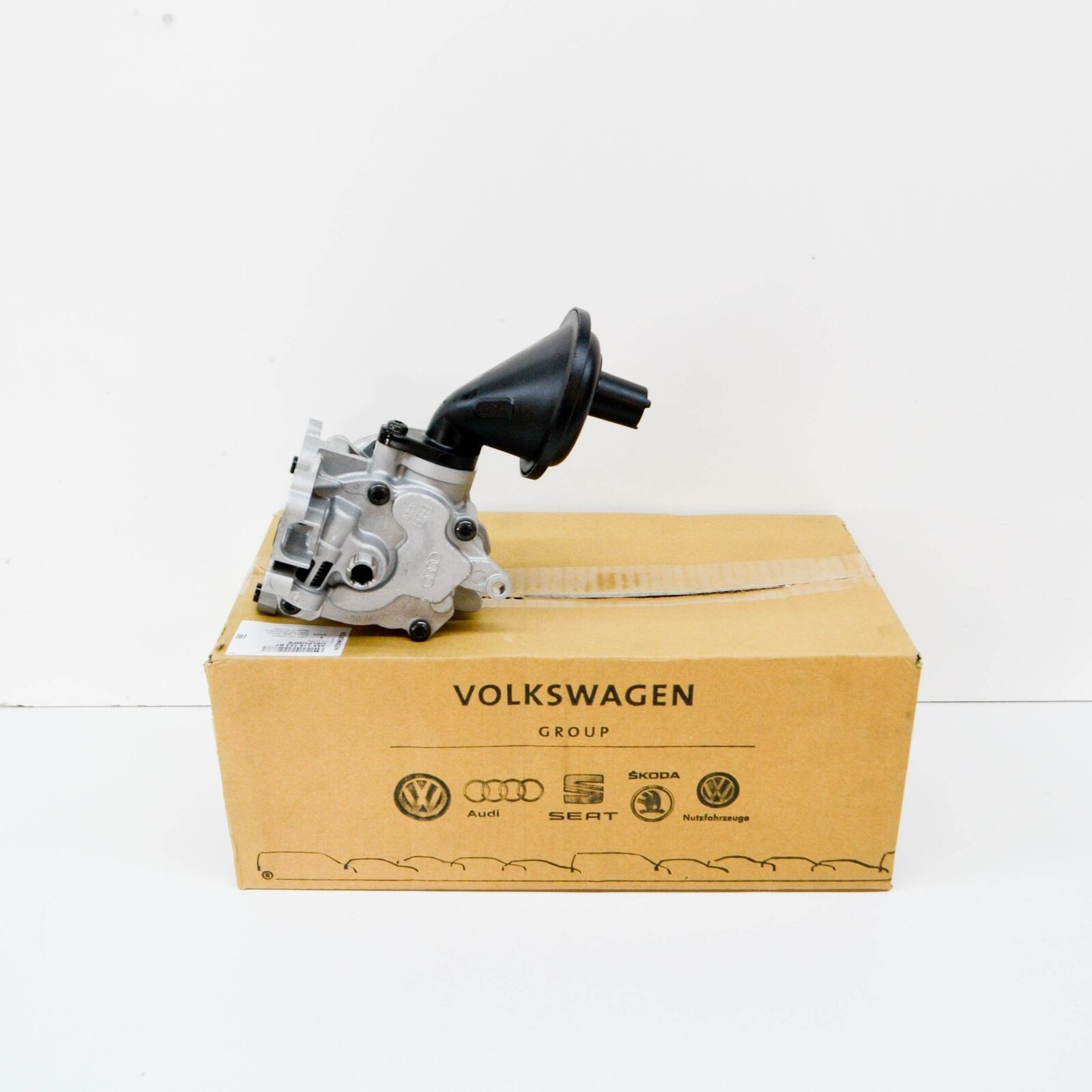 NEW AUDI A4 B8 OIL PUMP WITH INTEGRATED VACUUM PUMP 059115103BF ORIGINAL 2 NEW AUDI A4 B8 OIL PUMP WITH INTEGRATED VACUUM PUMP 059115103BF ORIGINAL - Image 2