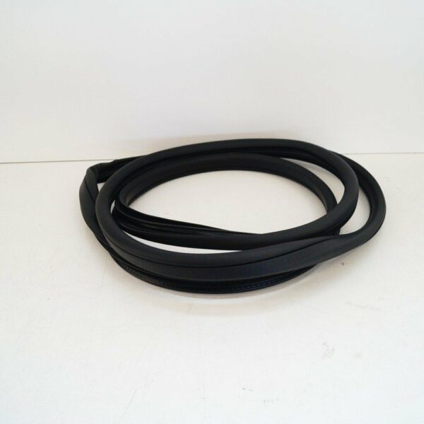 NEW MERCEDES BENZ B W246 FRONT LEFT DOOR RUBBER SEAL A2466920076 ORIGINAL - Image 2