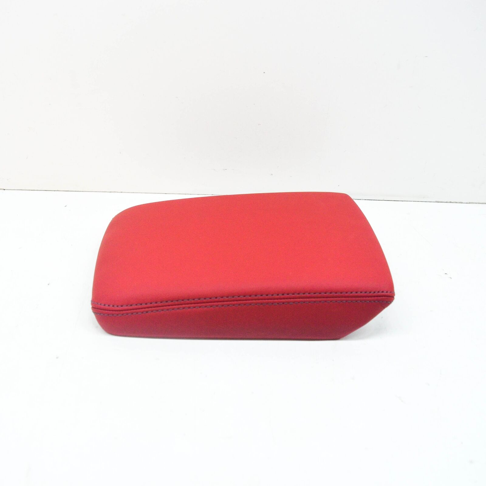 NEW AUDI A5 CABRIO 8W6 FRONT CENTER CONSOLE ARMREST COVER 8W0864207JMNH ORIGINAL 2 NEW AUDI A5 CABRIO 8W6 FRONT CENTER CONSOLE ARMREST COVER 8W0864207JMNH ORIGINAL - Image 2