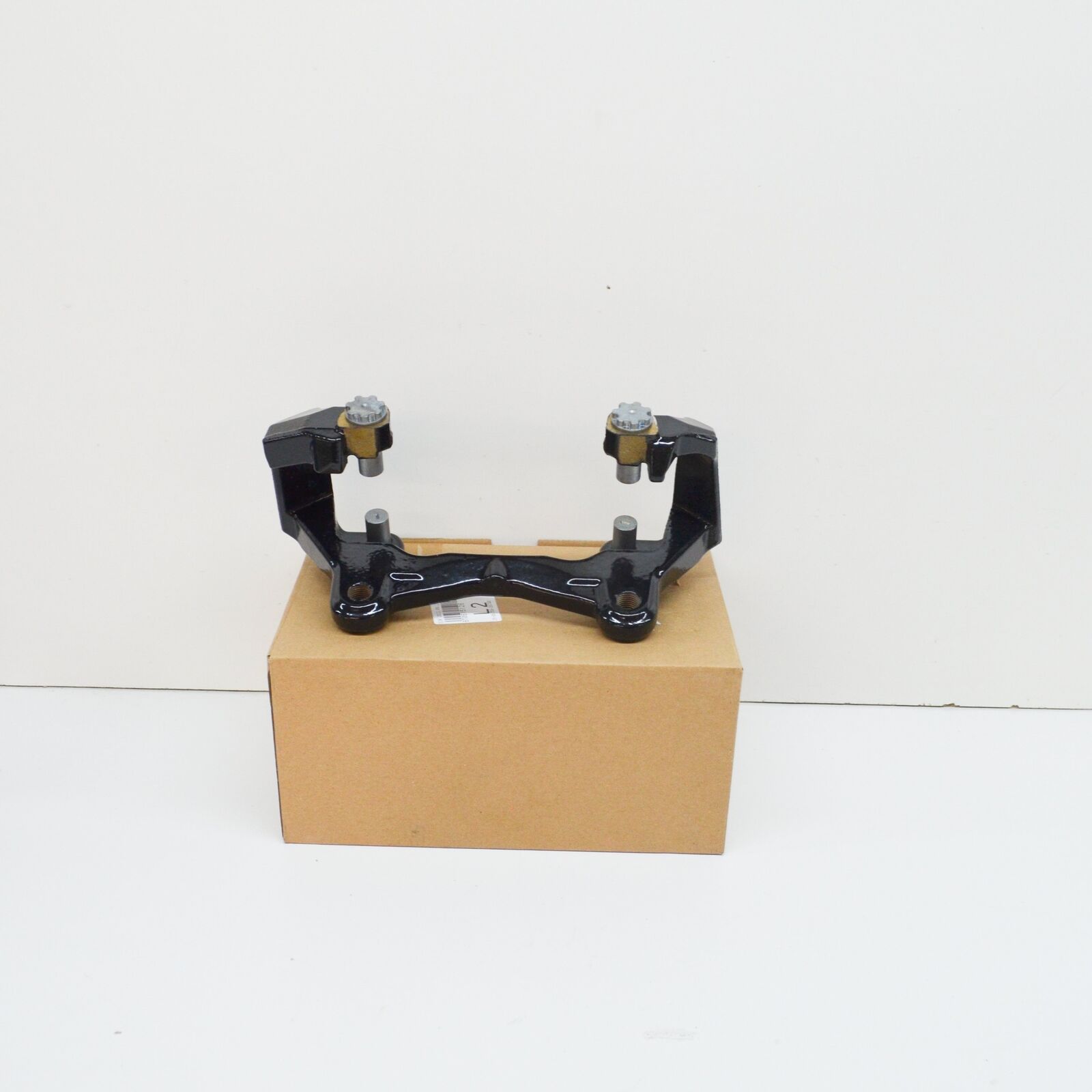 NEW AUDI A5 SPORTBACK 8T FRONT RIGHT CALIPER CARRIER 8T0615126 ORIGINAL 2 NEW AUDI A5 SPORTBACK 8T FRONT RIGHT CALIPER CARRIER 8T0615126 ORIGINAL - Image 2