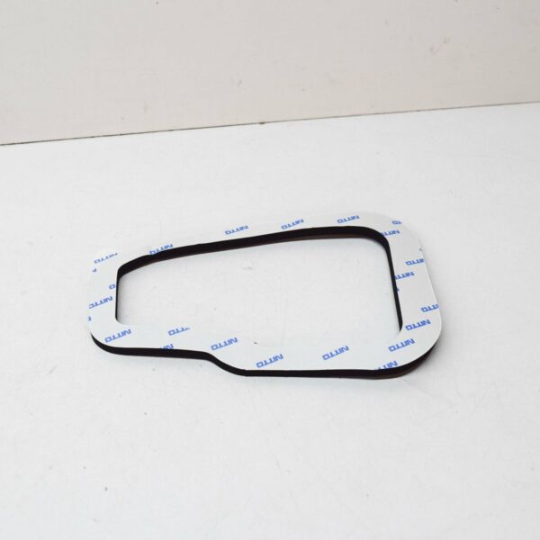 NEW VW GOLF MK7 REAR RIGHT INNER TAIL LIGHT SEAL 5G0945192 ORIGINAL - Image 2