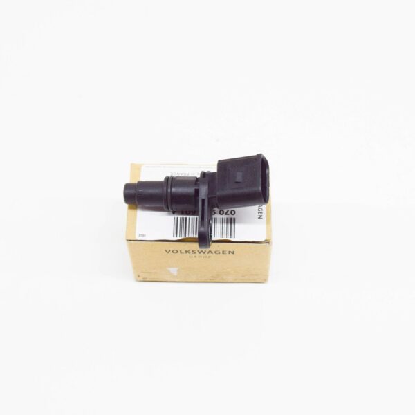 NEW AUDI A8 D3 CRANKSHAFT PULSE SENSOR 070907601A - Image 2