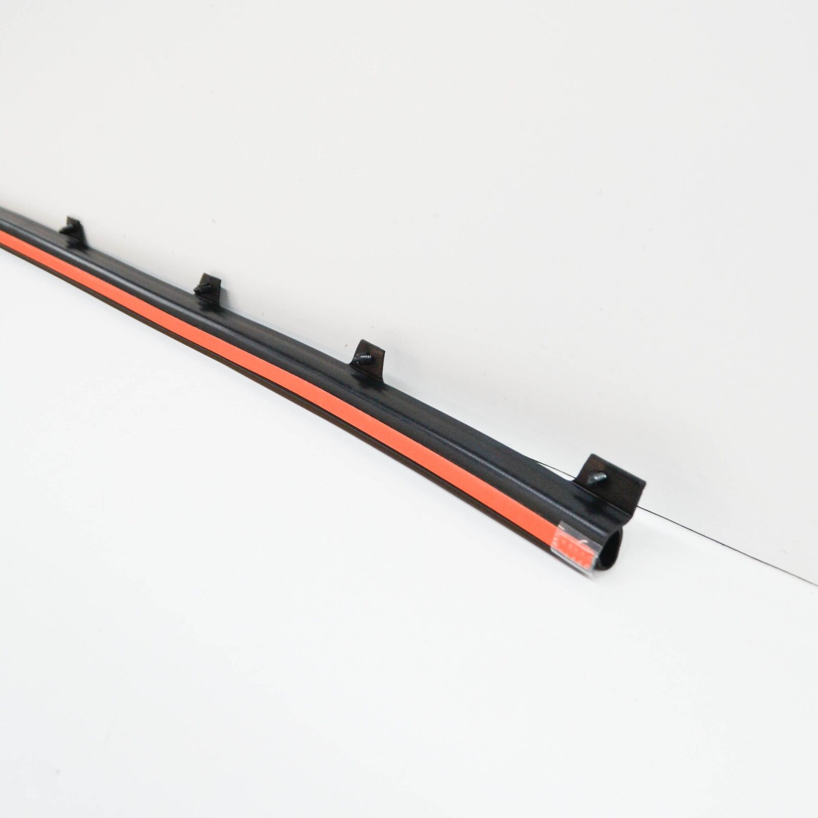 NEW MERCEDES-BENZ C-CLASS W204 ENGINE HOOD SEAL A2048800297 ORIGINAL 2 NEW MERCEDES-BENZ C-CLASS W204 ENGINE HOOD SEAL A2048800297 ORIGINAL - Image 2