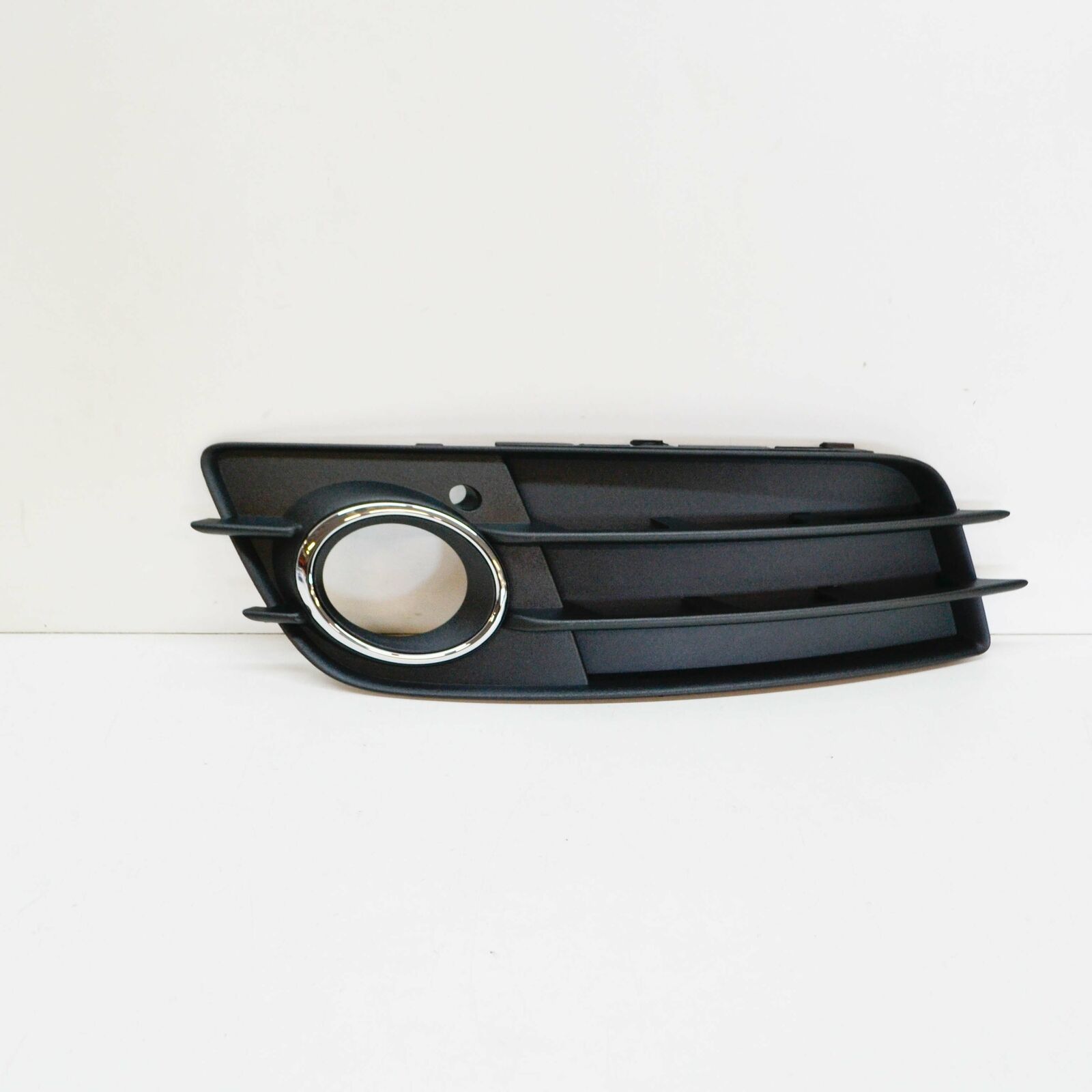 NEW AUDI A4 B8 LEFT FOG LIGHT GRILLE S-LINE 8K0807681C01C 8K0807681C 2010 2 NEW AUDI A4 B8 LEFT FOG LIGHT GRILLE S-LINE 8K0807681C01C 8K0807681C 2010 - Image 2