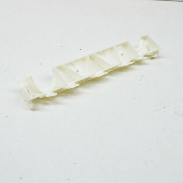 NEW MB E COUPE C207 FRONT RIGHT SIDE PLASTIC SKIRT HOLDER A2076980127 ORIGINAL - Image 2