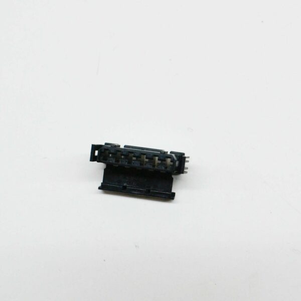 NEW AUDI A3 8P FLAT CONTACT HOUSING 6 PIN 893971636 ORIGINAL - Image 2