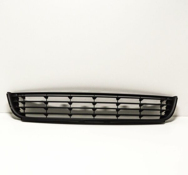 NEW VOLKSWAGEN GOLF PLUS MK5 FRONT BUMPER CENTER GRILLE 5M0853677D9B9 - Image 2