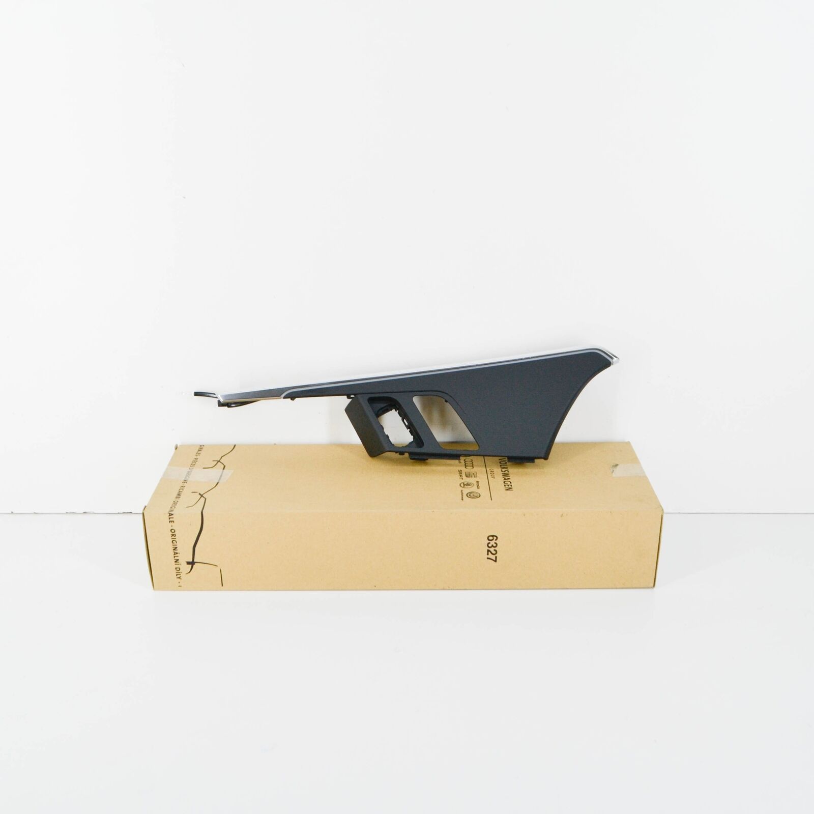 NEW AUDI A5 8W6 FRONT LEFT DOOR SWITCH TRIM LHD 8W6959517E6PS 2 NEW AUDI A5 8W6 FRONT LEFT DOOR SWITCH TRIM LHD 8W6959517E6PS - Image 2