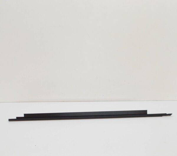 NEW AUDI A3 SPORTBACK 8V FRONT LEFT OUTER WINDOW APERTURE SEAL 8V4837477 - Image 2