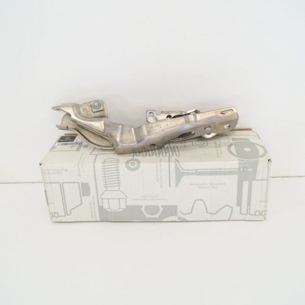 NEW MERCEDES BENZ CLA C117 HOOD BONNET HINGE RIGHT SIDE A1178800228 ORIGINAL - Image 2