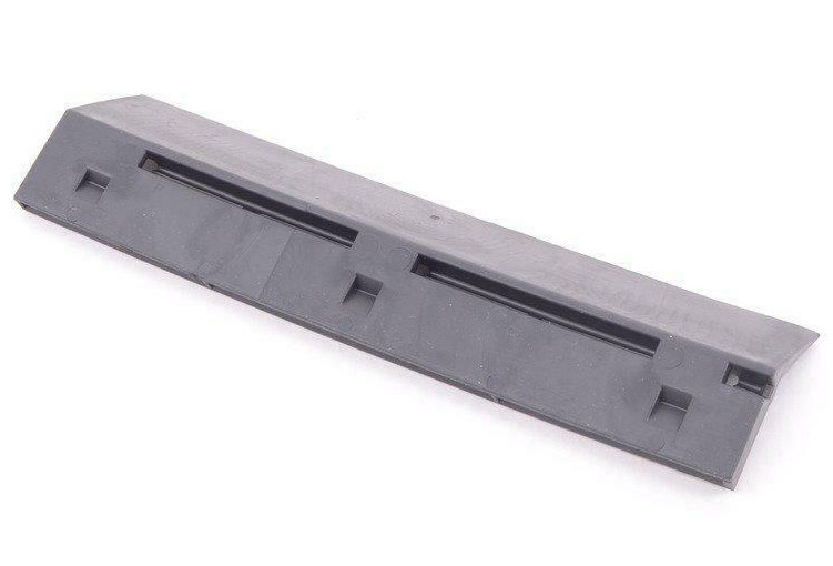 NEW AUDI A4 B8 RIGHT UNDERBODY HEEL PLATE SPOILER TRIM 8K0825212B ORIGINAL 2 NEW AUDI A4 B8 RIGHT UNDERBODY HEEL PLATE SPOILER TRIM 8K0825212B ORIGINAL - Image 2