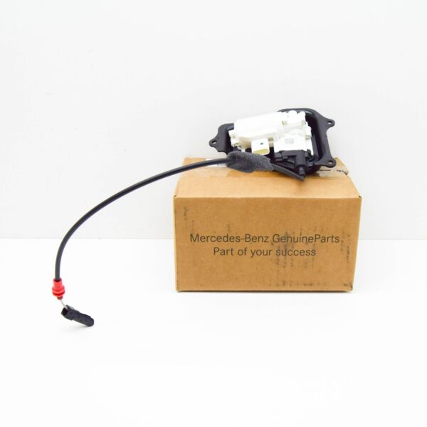 NEW MB GLE W166 FRONT LEFT DOOR ELECTRICAL CLOSING AID A1667600700 ORIGINAL - Image 2