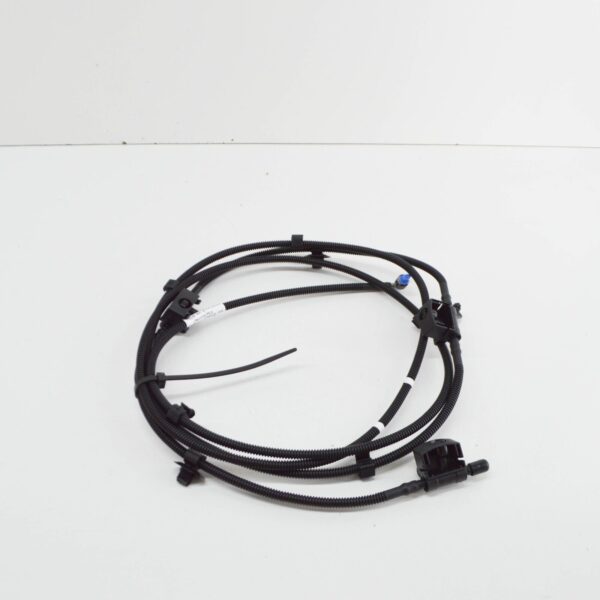 NEW MERCEDES-BENZ B W246 WINDSCREEN WASHER NOZZLE JET HOSE A2468600192 ORIGINAL - Image 2