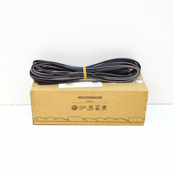 NEW VW AMAROK ADDITIONAL BRAKE LIGHT WIRING HARNESS 2H0971011B - Image 2