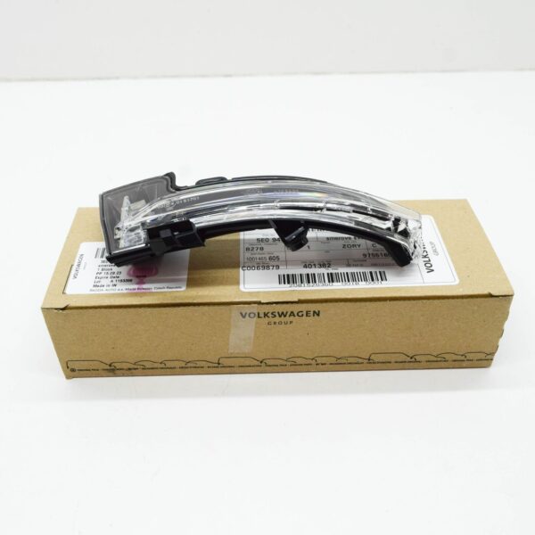 NEW SKODA OCTAVIA MK3 5E FRONT LEFT DOOR MIRROR TURN INDICATOR 5E0949101 - Image 2