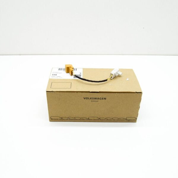 NEW AUDI A4 AVANT B9 REAR QUARTER TRIM PANEL LED MODULE 8W0947356E ORIGINAL - Image 2