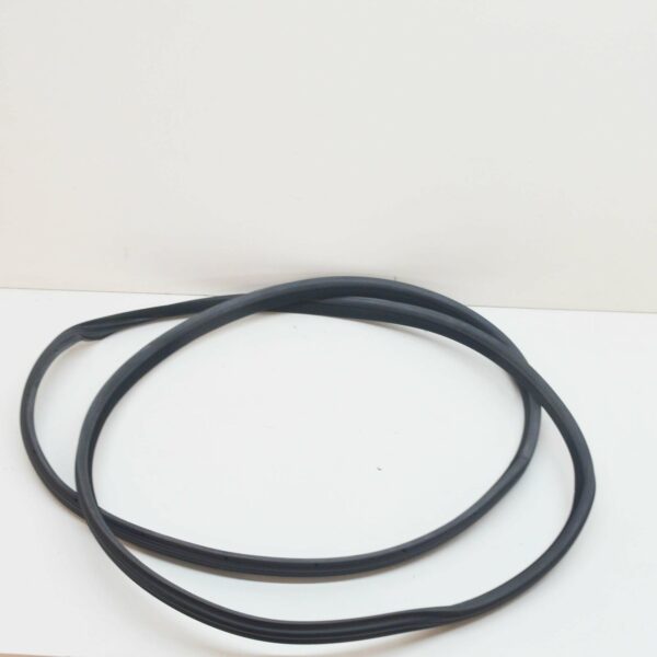 NEW MERCEDES-BENZ G W463 FRONT RIGHT DOOR SEAL A46372103809051 ORIGINAL - Image 2