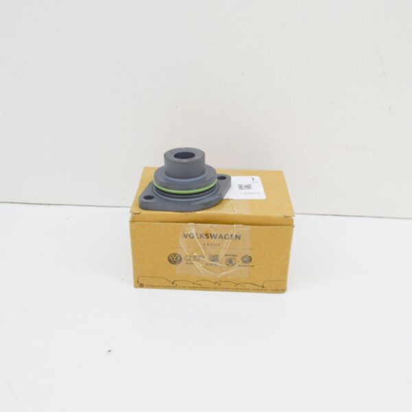 NEW AUDI A3 SPORTBACK 8P ENGINE OIL PUMP SHAFT COVER 021115185B - Image 2