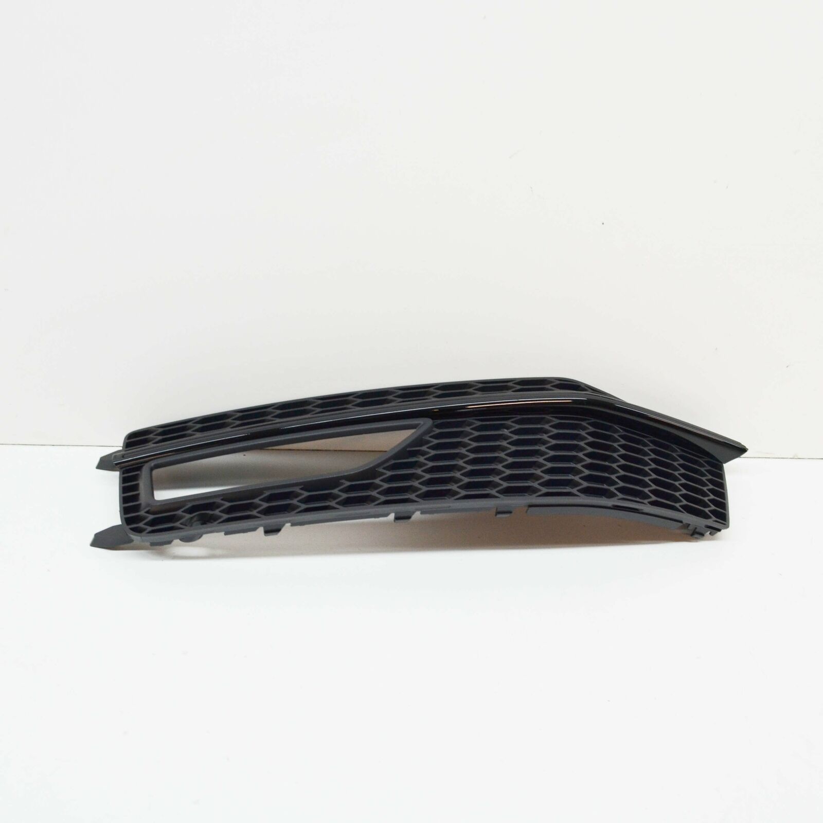 NEW AUDI A4 B8 LEFT FOG GRILLE 8K0807681LZDE 8K0807681L ZDE 2 NEW AUDI A4 B8 LEFT FOG GRILLE  8K0807681LZDE 8K0807681L ZDE - Image 2