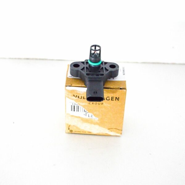 NEW VOLKSWAGEN GOLF MK7 PRESSURE SENSOR 04E906051J - Image 2