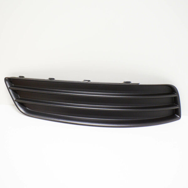 NEW AUDI A3 S3 8P FRONT RIGHT FOG LIGHT GRILLE 8P0807682D9B9 - Image 2
