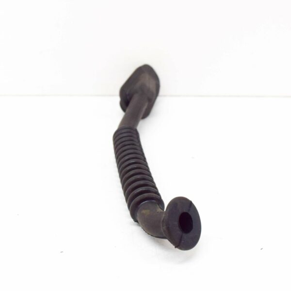 NEW AUDI TT 8J REAR SPOILER RIGHT WATER DRAINAGE HOSE 8J0827430 ORIGINAL - Image 2