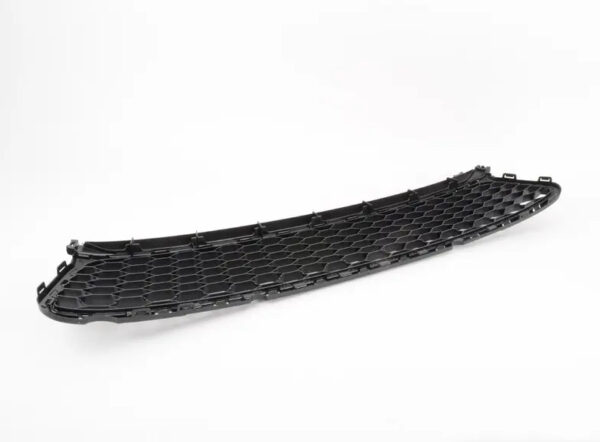 NEW VOLKSWAGEN GOLF 2016 FRONT BUMPER CENTER LOWER GRILLE 5GM853677D9B9 - Image 2