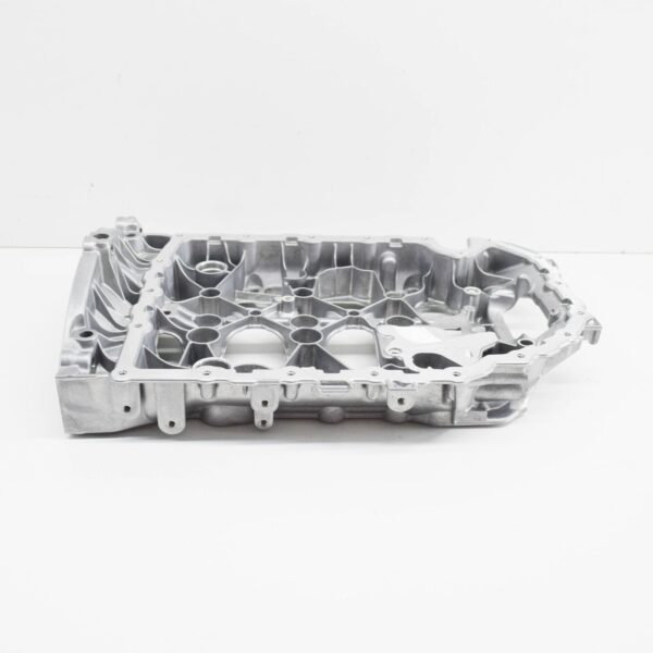 NEW VW GOLF R MK7 ENGINE UPPER OIL PAN 06K103603BL ORIGINAL - Image 2