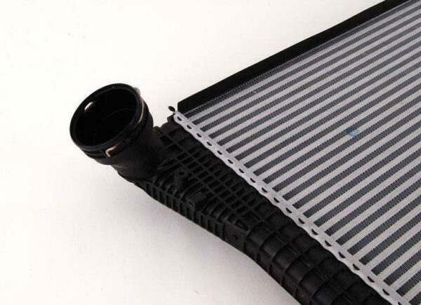 NEW VOLKSWAGEN EOS CHARGE AIR COOLER 1K0145803CD ORIGINAL - Image 2