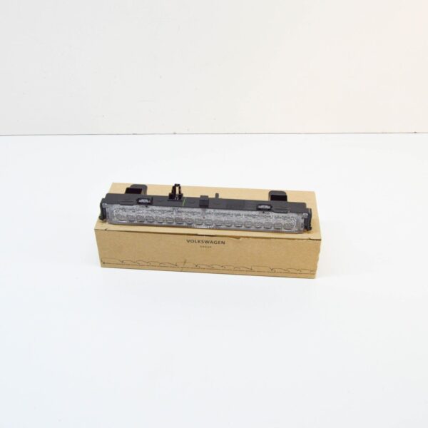 NEW VOLKSWAGEN JETTA A6 THIRD 3RD BRAKE STOP LIGHT 6RU945087B - Image 2