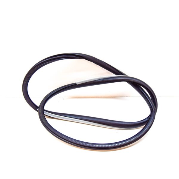 NEW AUDI A3 8P FRONT DOOR SEAL RUBBER 8P4831721C6V9 ORIGINAL - Image 2