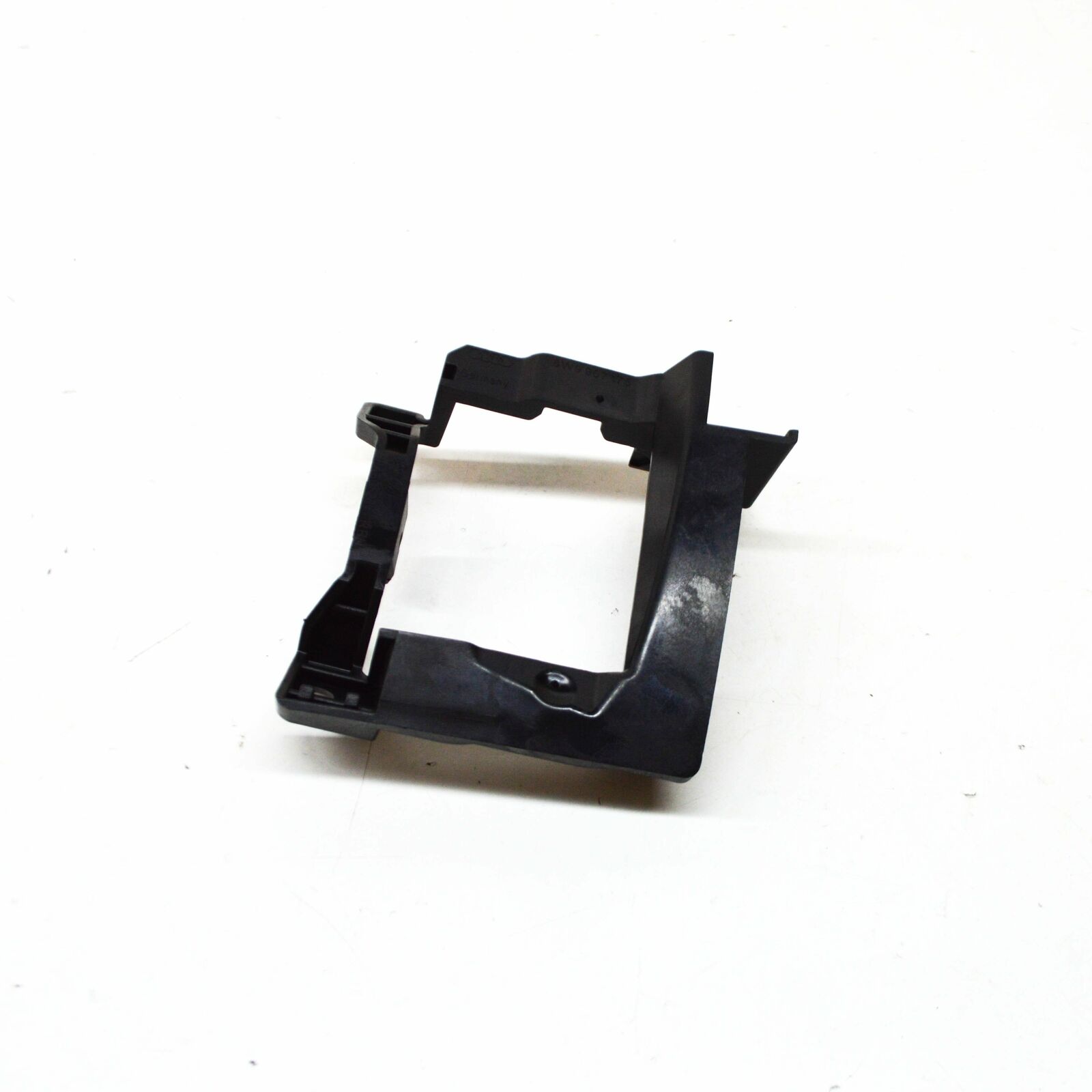 NEW AUDI A4 B9 BLIND SPOT DETECTION WARNING SENSOR HOLDER LEFT 8W9907175 2 NEW AUDI A4 B9 BLIND SPOT DETECTION WARNING SENSOR HOLDER LEFT 8W9907175 - Image 2