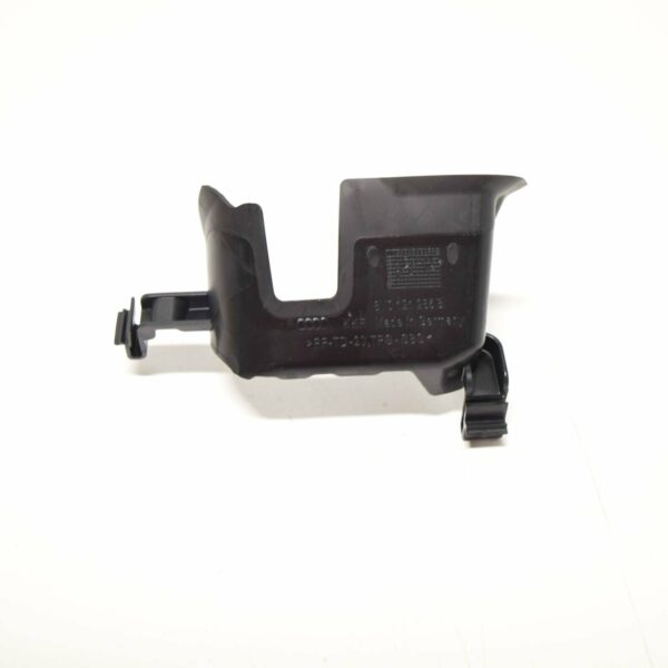 NEW AUDI A3 8V UPPER CENTRE AIR GUIDE 8V0121285B ORIGINAL - Image 2