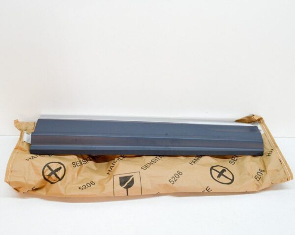NEW AUDI Q7 4M FRONT RIGHT DOOR MOLDING TRIM 4M0853960MGRU ORIGINAL - Image 2