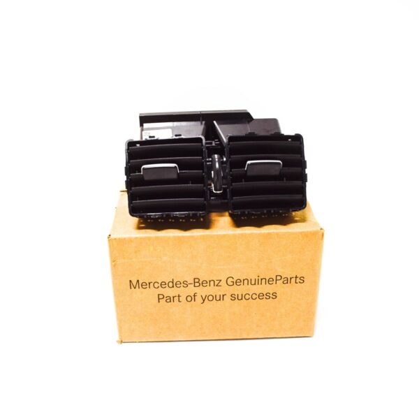 NEW MERCEDES BENZ ML W166 REAR CENTER DASH AIR VENTS OUTLET A16683005542A17 - Image 2